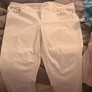 Vineyard Vines white denim jeans size 14